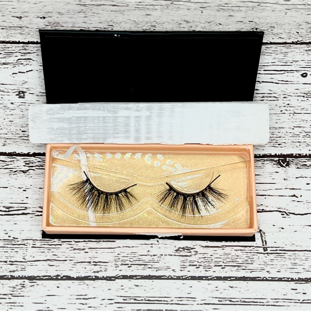 NWT MoxieLash Magnetic Sassy Lash